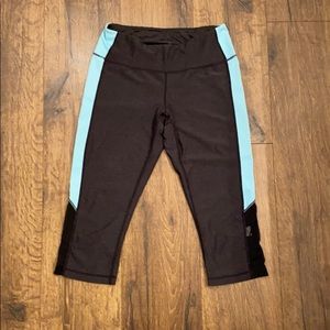 Cropped workout leggings